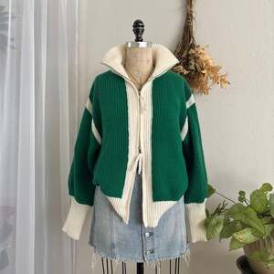 Women's green white Christmas Contrast Color Zipper Front Long Sleeve Cardigan